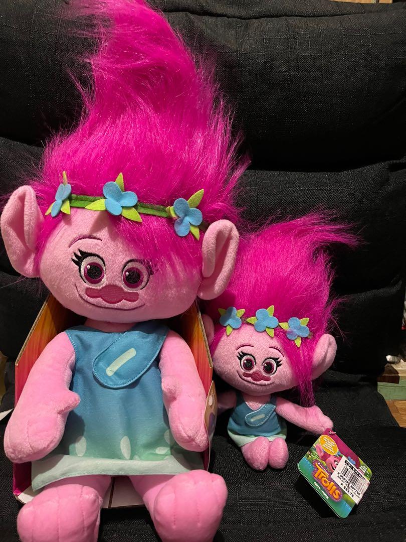 Trolls hug n plush store