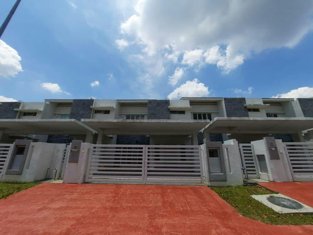 2 Storey Hyperlink D Kayangan Seksyen 13 Shah Alam Property Rentals On Carousell