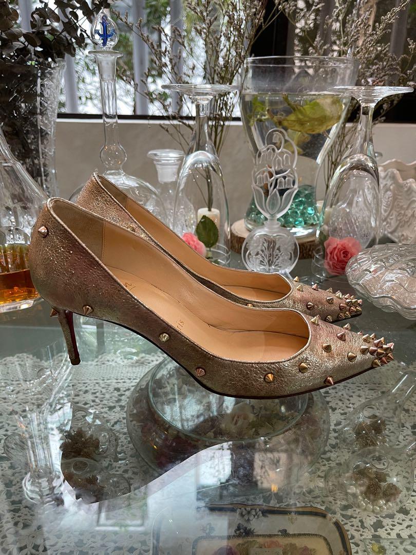 Louboutin mid heel top