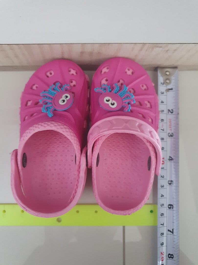 crocs kids girls on Blessing Girl Crocs Shoes Babies Kids Girls Apparel 1 To 3 Years On Carousell