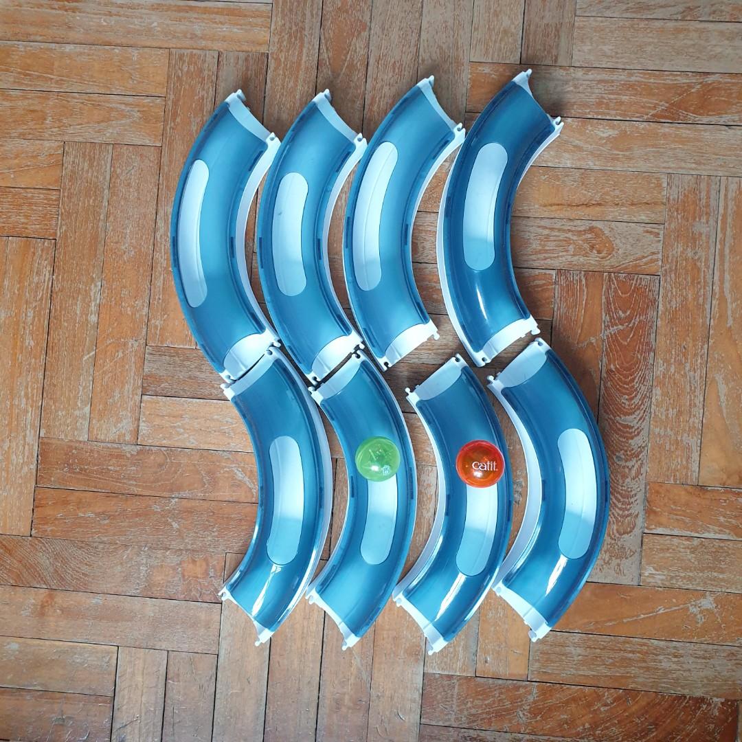 Cat senses store super roller circuit