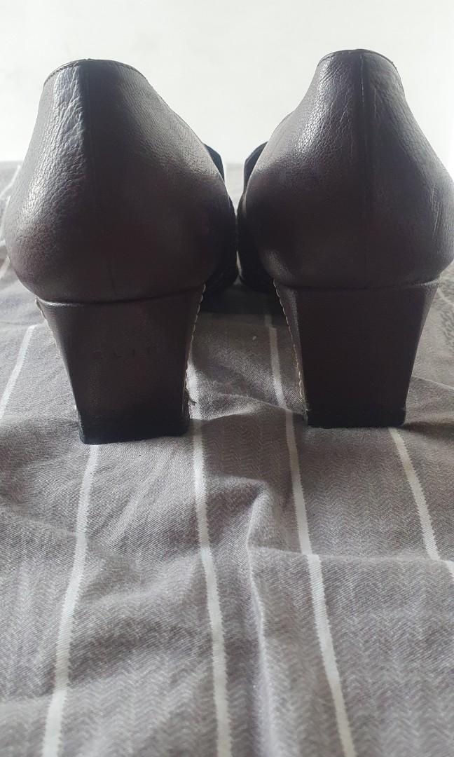 Celine Leather Pumps (Category: Heels) located in Quezon City. Submitted by phoejay (Listing ID 1072987186, Image 2). Description: .
