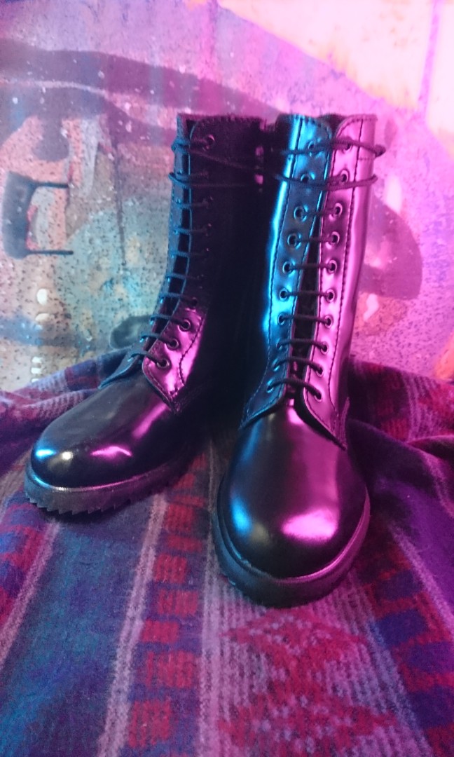 Dr Martens Underground 10i, Men's Fashion, Footwear, Boots on Carousell