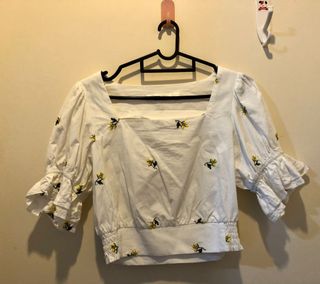 (Category: ) located in . Submitted by empressnewclothes (Listing ID 1073133544, Image 1). Description: .