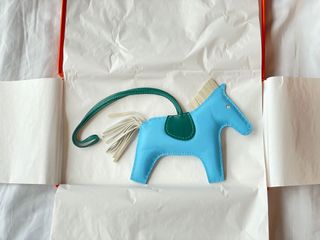 （分類：）位於 。 由 larkmoon 提交（商品編號 1073078924，圖片 1）。簡介： 。
