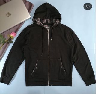 (Category: ) located in . Submitted by ainurpreloved (Listing ID 1073112716, Image 1). Description: .