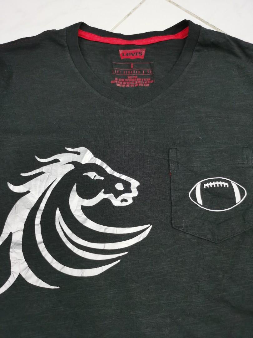 Levis (Category: Tshirts & Polo Shirts) located in Sandakan. Submitted by ayramixbundle (Listing ID 1073104232, Image 3). Description: Libais Kondisi padu /printing silver Kain sejuk Pit 19.5 /27 6PULUH Berminat boleh try PM/EJAS HARGA www.wasap.my/60178646417.