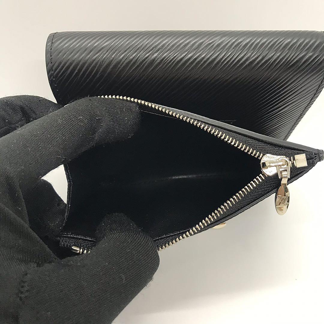 Shop Louis Vuitton Twist compact wallet (M64414, M64414) by lufine