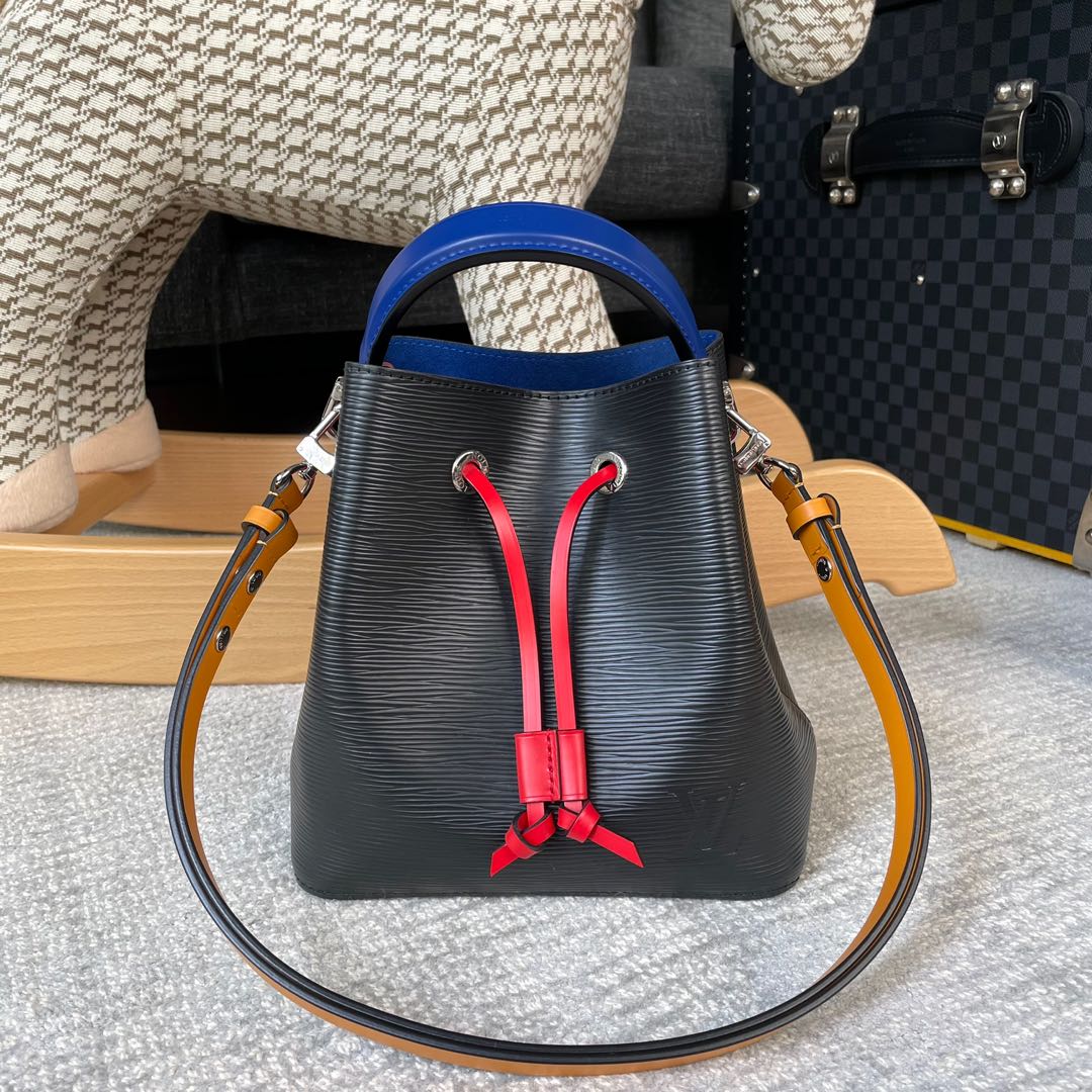 LOUIS VUITTON NeoNoe MM in Indigo - More Than You Can Imagine