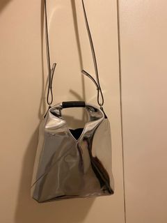 （分類：）位於 。 由 donlaw 提交（商品編號 1073121325，圖片 1）。簡介： 。