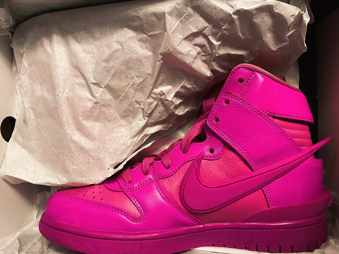 nike dunk fuchsia