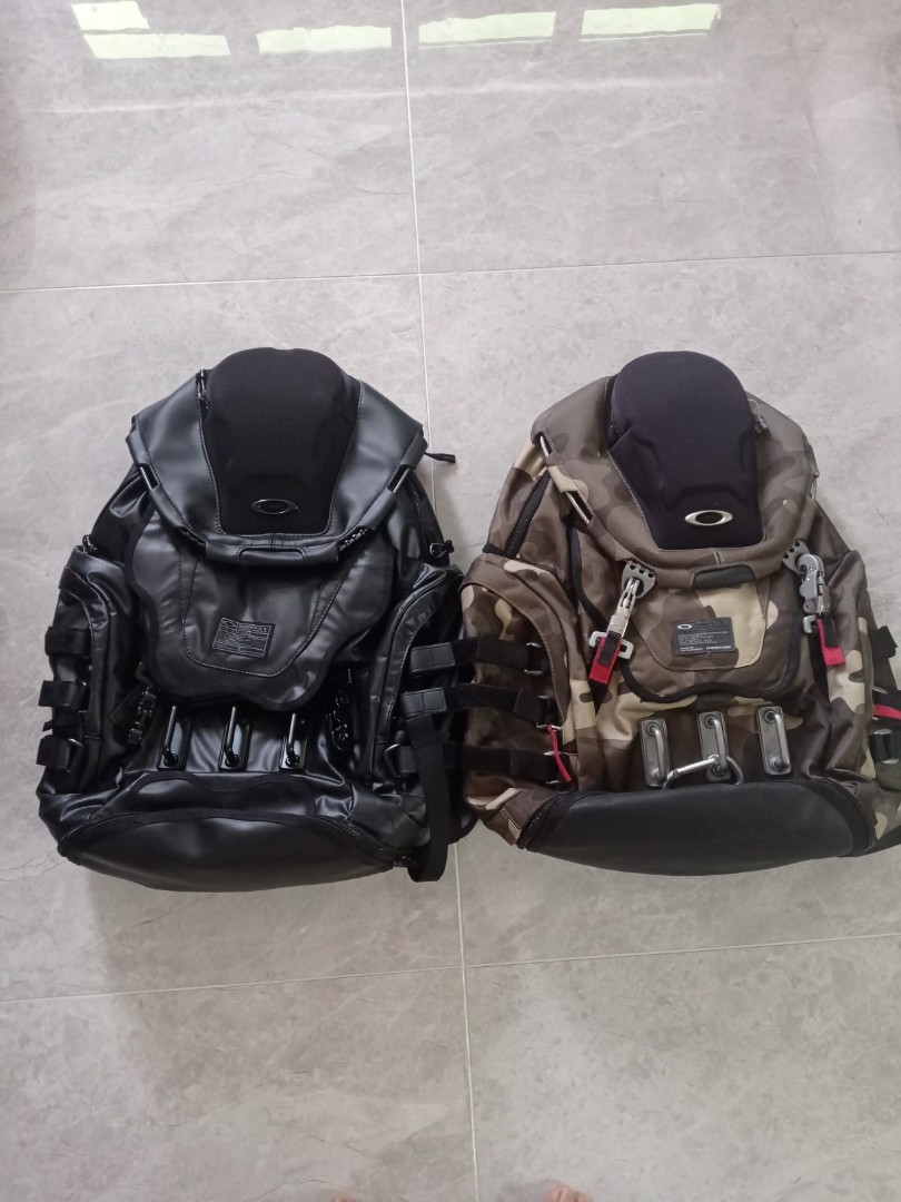 Oakley kitchen sink lx and kitchen sink camo, Men's Fashion, Bags