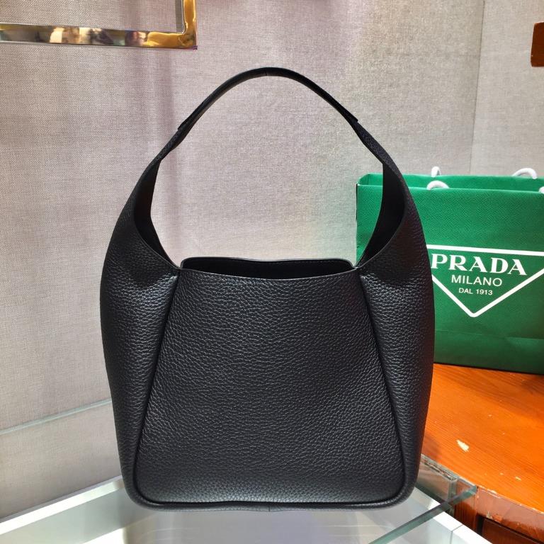 Prada Dynamique leather tote Women s Fashion Bags Wallets