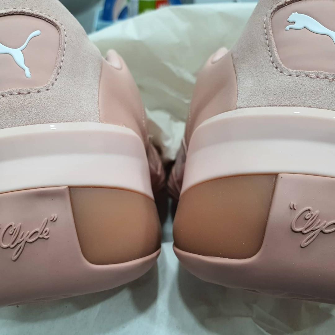 Puma Clyde Hardwood Natural basketball shoe