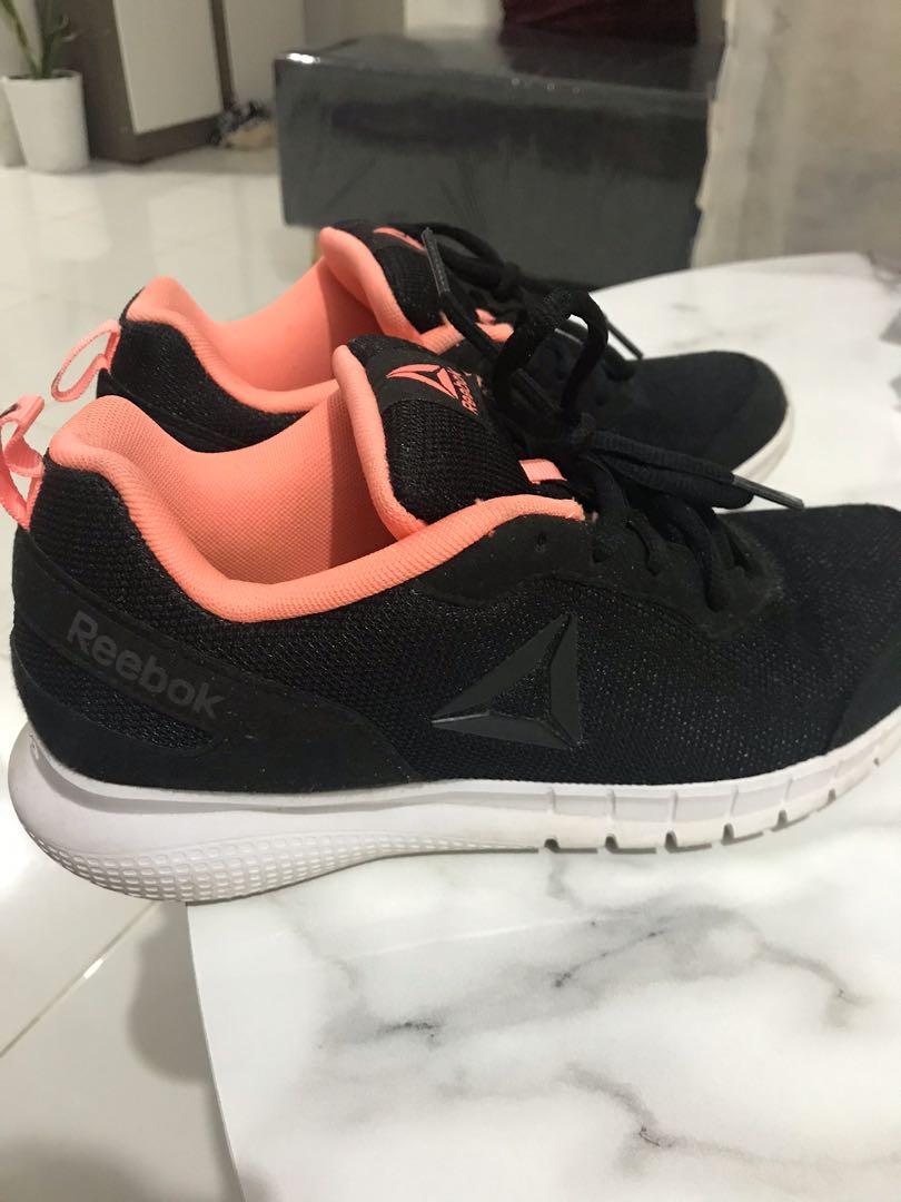 Sepatu running reebok wanita top