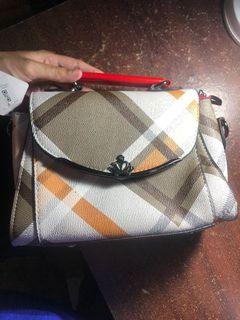 Tas Selempang Tali Merah