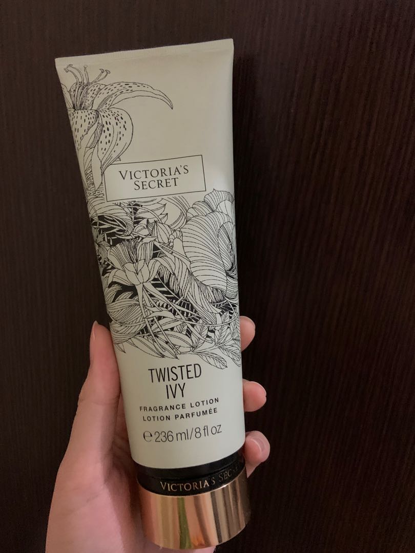 Victoria secret shop twisted ivy lotion