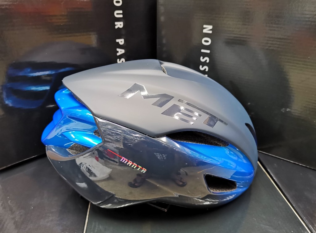 2021 Met Manta MIPS Aerodynamic Helmet (Blue Metallic) Size