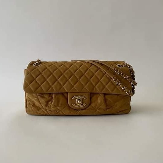 96% NEW CHANEL COCO PLEATS IRIDESCENT LARGE FLAP, Luxury, Bags & Wallets on  Carousell