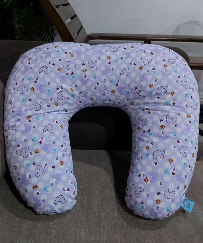 dakki nursing pillow