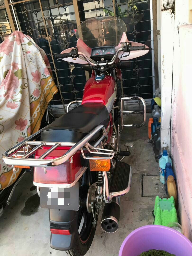 1985 store honda hawk