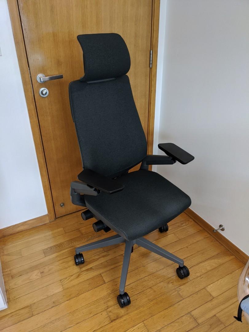 Gesture with headrest top