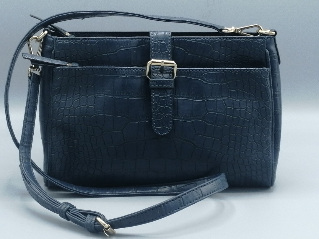 lulu castagnette sling bag