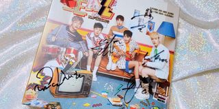 （分類：）位於 。 由 kpop_holic 提交（商品編號 1073241356，圖片 1）。簡介： 。