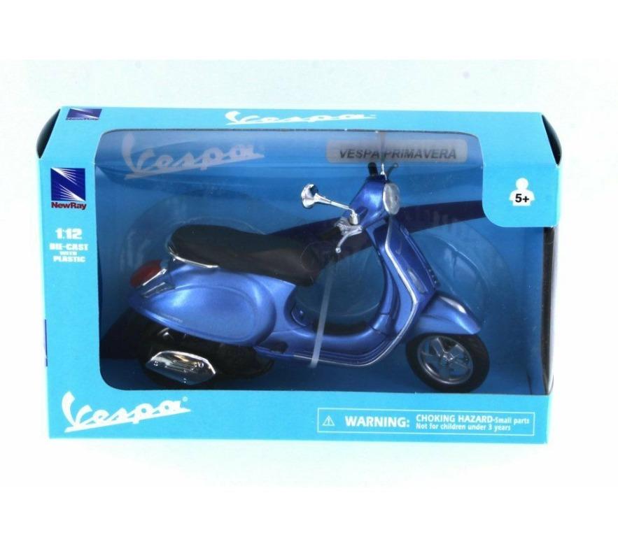 Vespa scooter hot sale toy model
