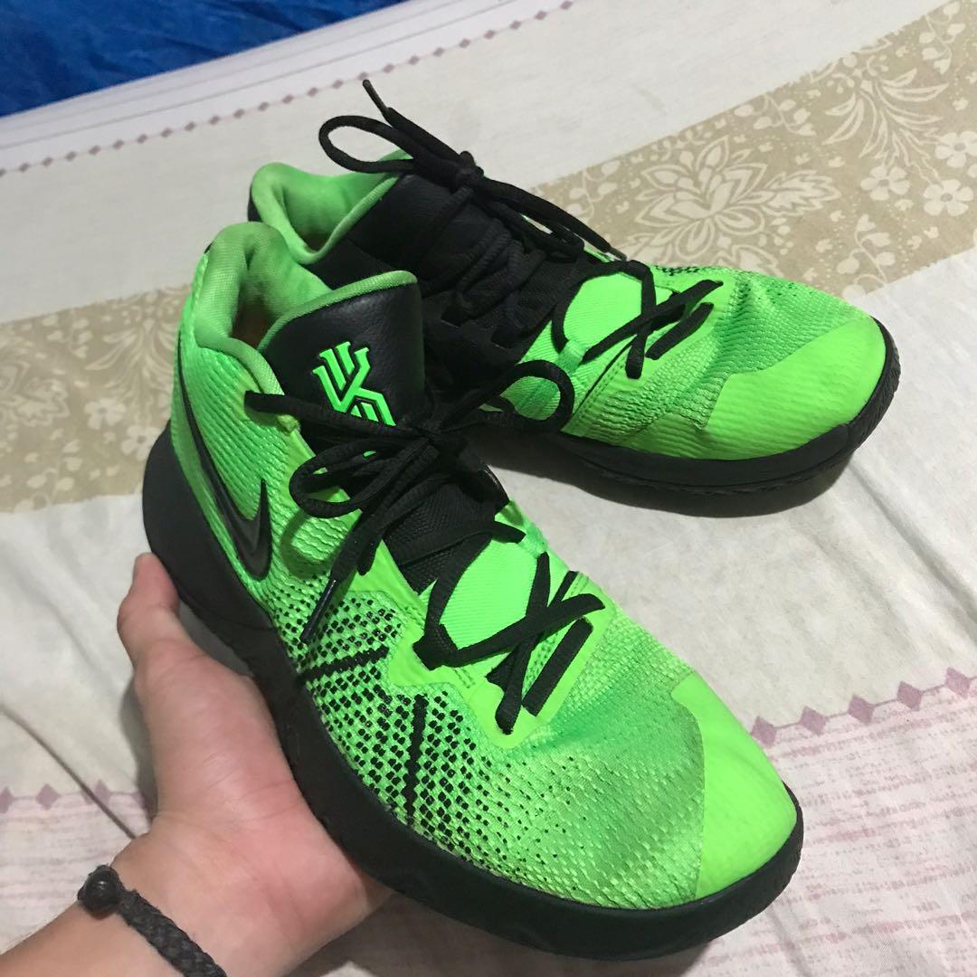 Kyrie discount flytrap grinch
