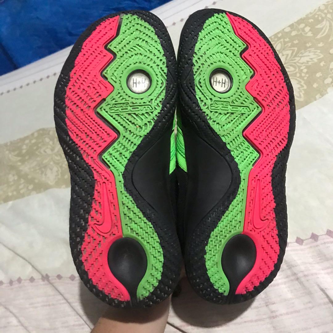 Nike Kyrie Flytrap Grinch, Men's Fashion, Footwear, Sneakers on Carousell