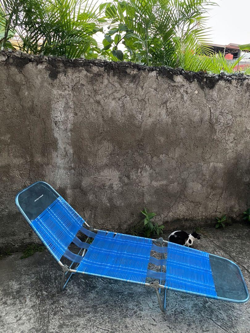 Outdoor Folding Bed with Steel Frame and Plastic (Category: Outdoor Furniture) located in Paranaque City. Submitted by jayyator (Listing ID 1073319523, Image 2). Description: Pickup or delivered via GRAB/LALAMOVE from Parañaque City Note: this is hand picked thrifted all items are sold (AS IS) meaning some items will show minimal flaws pls manage your expectations minor/major flaws are shown in the photos posted.