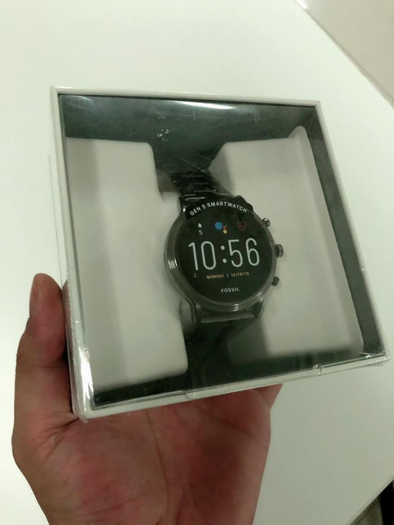 Smartwatch fossil gen 5 ftw 4024, Fesyen Pria, Jam Tangan di Carousell