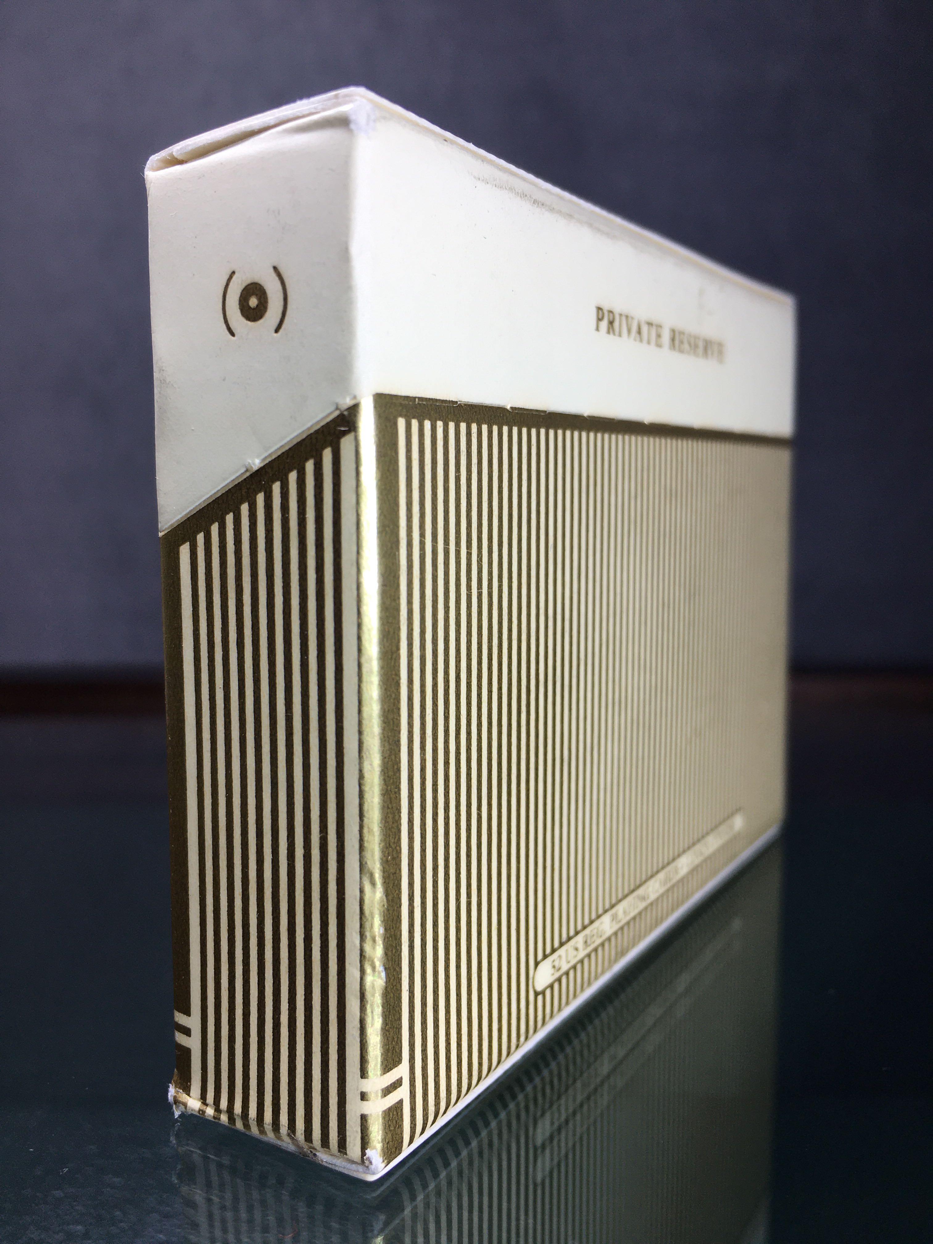 Smoke and Mirrors Gold Private Reserve Playing Cards, Hobbies & Toys