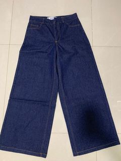 (Category: ) located in . Submitted by closetfinds_a (Listing ID 1072987701, Image 1). Description: .