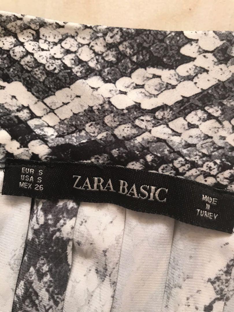 zara skirt (Category: Skirts) located in Quezon City. Submitted by donanuts (Listing ID 1073193383, Image 2). Description: rarely worn with belt light silky feels like new fixed price size xs-s 24-26 waistline.