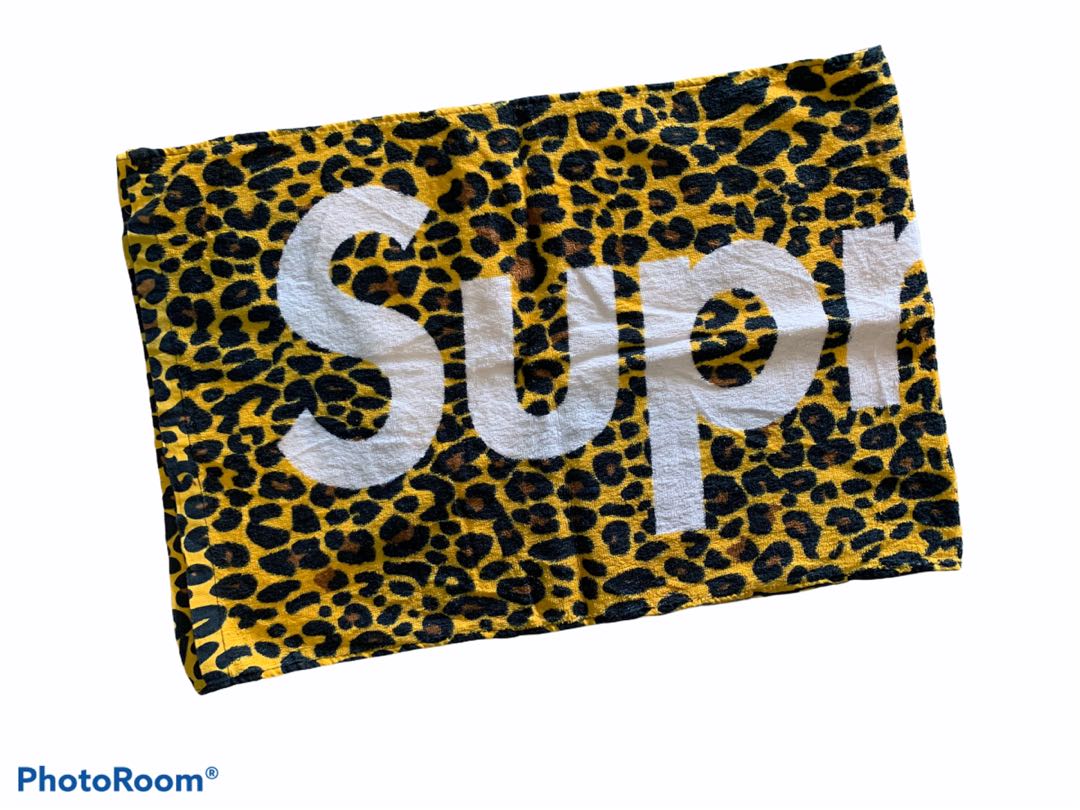 2009 Supreme Leopard Towel, Men's Fashion, Watches