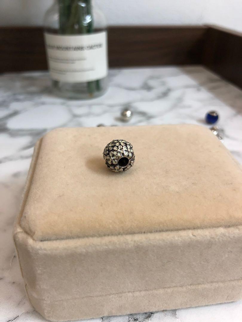 Darling daisy clearance meadow pandora charm