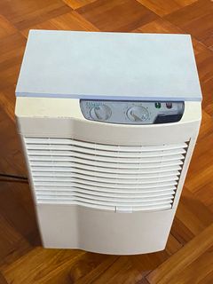 （分類：）位於 。 由 feebeeee_hk 提交（商品編號 1073403587，圖片 1）。簡介： 。