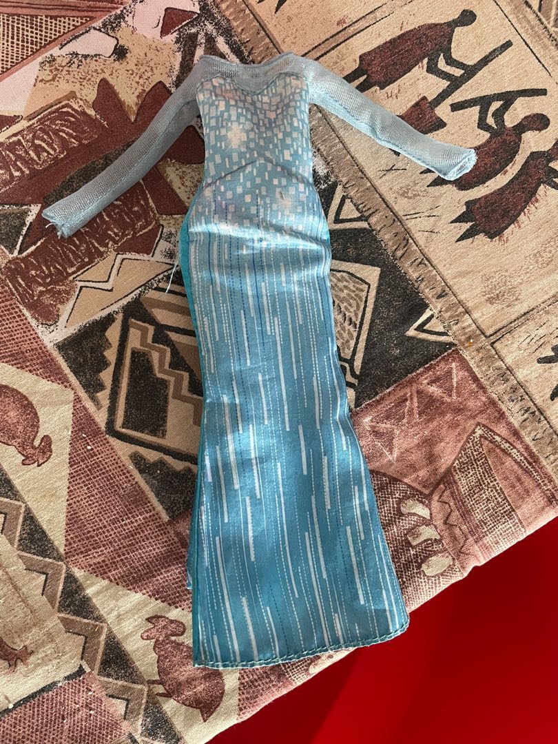 Elsa frozen dress barbie authentic, Hobbies & Toys, Toys & Games on Carousell