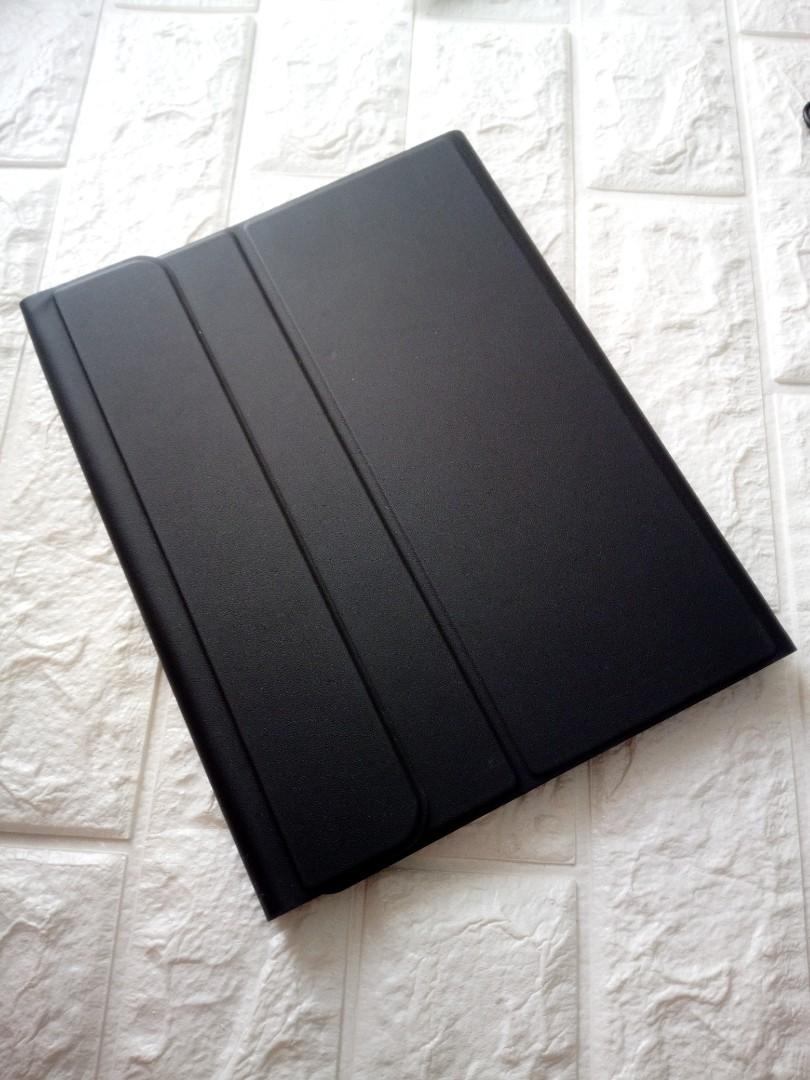 IPAD PRO 11" SMART KEYBOARD CASE (SALE PHP 900) (Category: Computer Keyboard) located in Quezon City. Submitted by trendsites.manila (Listing ID 1073397579, Image 2). Description: Smart KeyBoard Case for IPAD Pro 11" 2020/2018 Sale Price : Php 1,288.88 Delivery Charge applies Color Available: Black and light Pink Thanks.