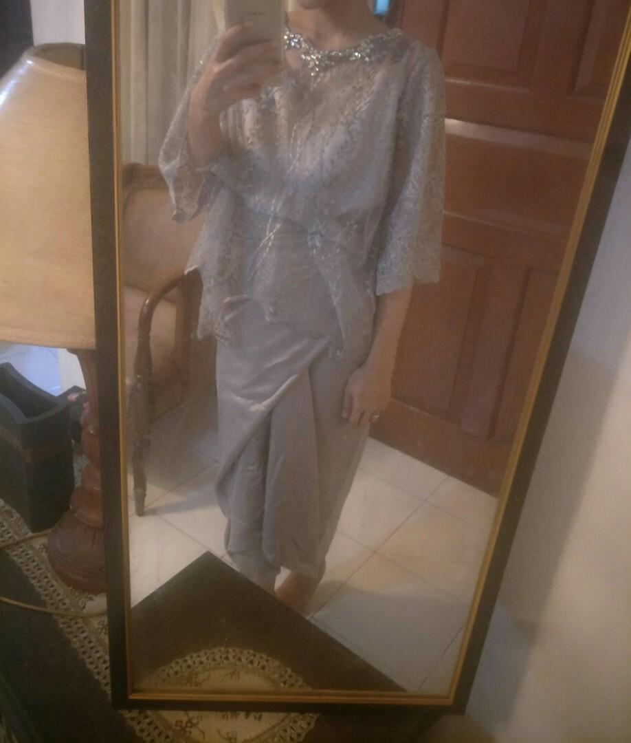 Kebaya Tile Bordir Modern Set Dengan Rok Lilit Dan Dalaman Fesyen Wanita Pakaian Wanita Gaun Rok Di Carousell