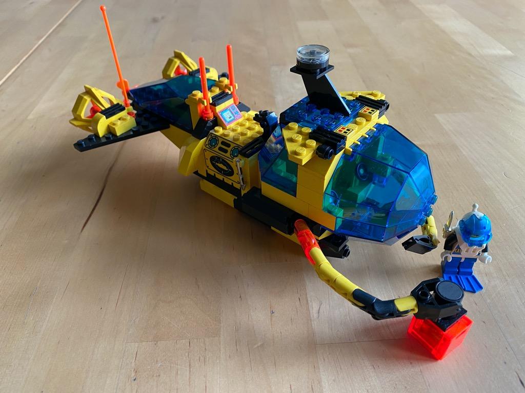 Lego crystal explorer sub sale