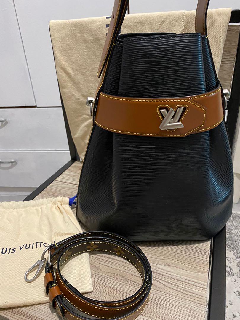Twist bucket vintage leather handbag Louis Vuitton Black in Leather -  32266871