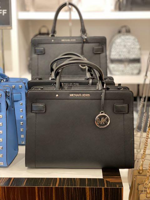 MICHAEL KORS RAYNE MEDIUM EW SATCHEL IN BLACK, Women's Fashion, Bags &  Wallets, Clutches on Carousell