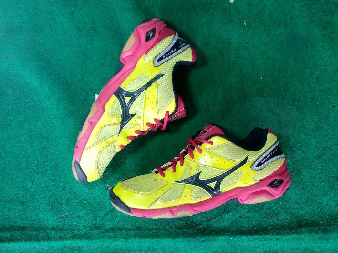 Mizuno twister online 4 merah