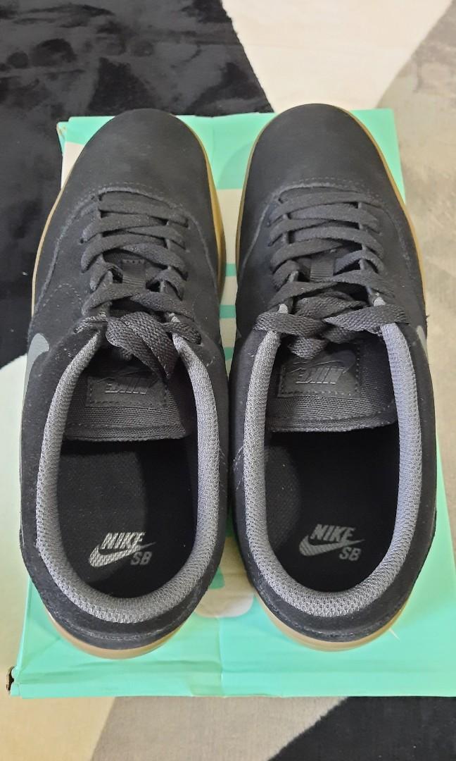 Nike sb portmore ii ss deals trainers with gum sole in black