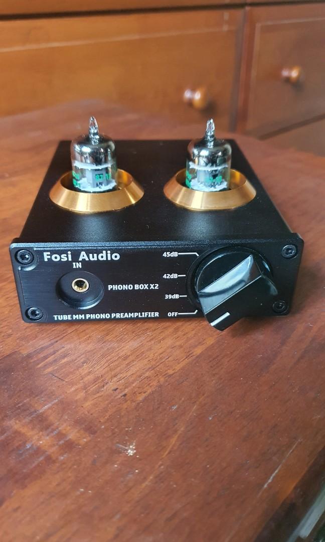 Project debut carbon DC with phono preamp, Hobbies & Toys, Music