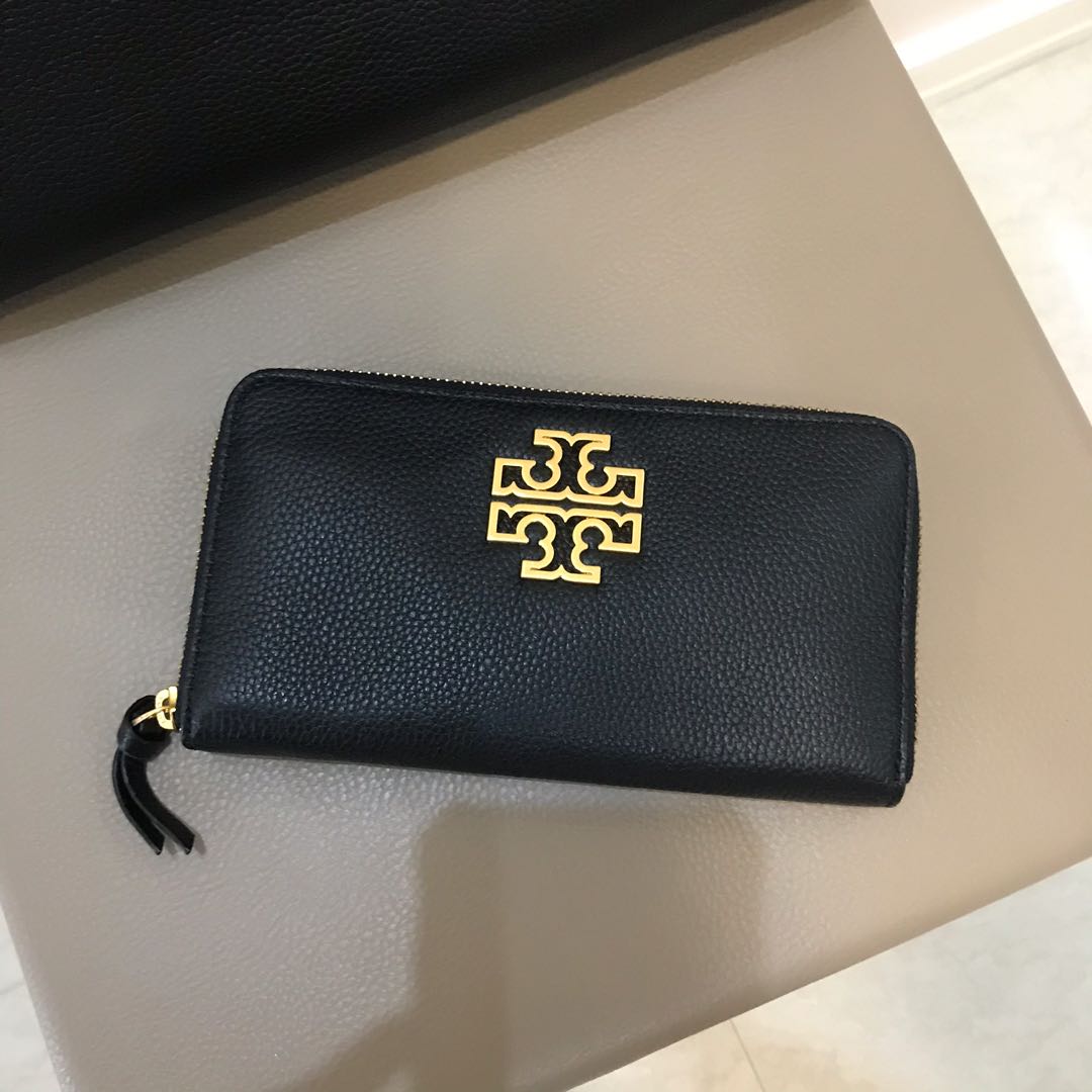 Tory Burch britten continental long wallet black, Luxury, Bags & Wallets on  Carousell