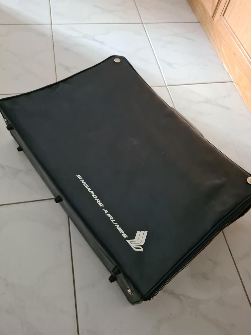 Vintage SIA foldable carry on bag, Hobbies & Toys, Memorabilia & Collectibles, Vintage